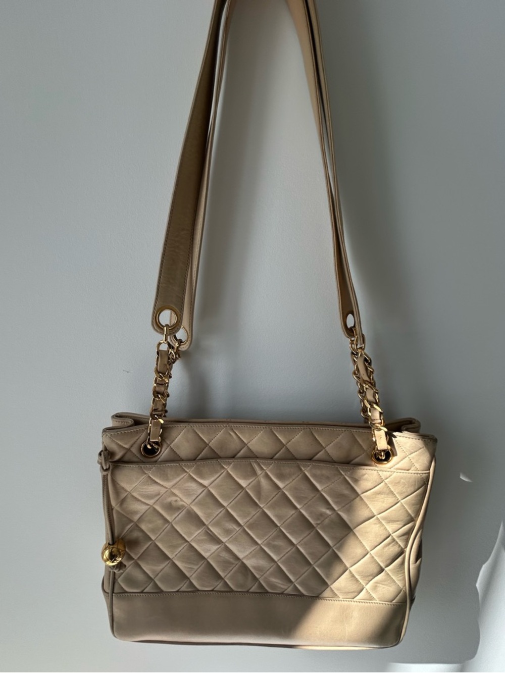 🤍CHANEL Matelasse Chain Shoulder Bag Lamb Skin Beige Gold CC Auth 🤍 - Picture 11 of 11